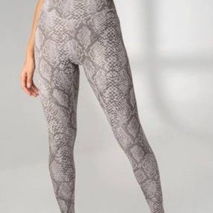 Vitality Ascend Leggings